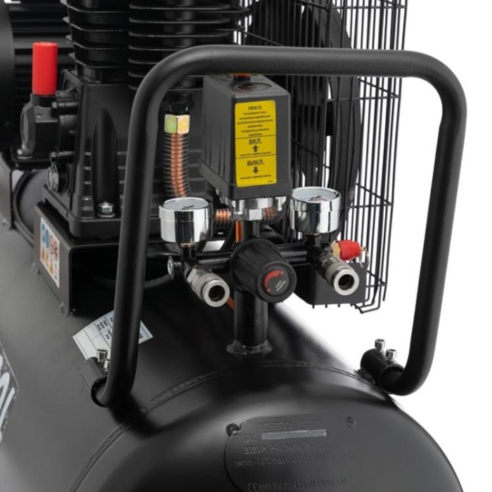 купить купить Компрессор 100л, 1.8кВт, 220В, 10атм, 250л/мин INTERTOOL PT-0012  