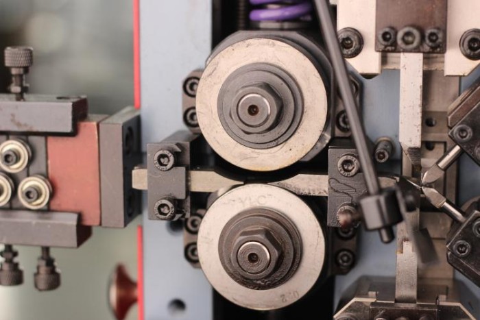 Пружинонавивальний верстат з ЧПК 2-осьовий SC-208 для виготовлення пружин (0.15-0.8 мм) Auto Link